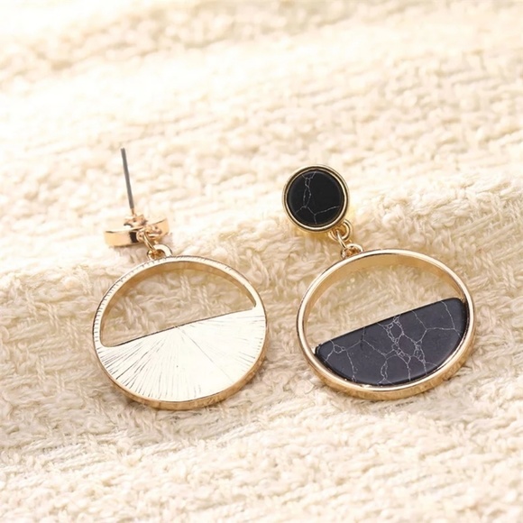 Circle Marble Earrings - Picture 6 of 6